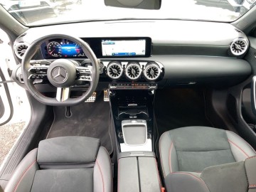 Mercedes-Benz A 200d paket AMG premium (foto 15)