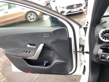 Mercedes-Benz A 200d paket AMG premium (foto 21)