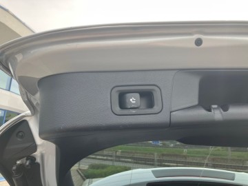 Mercedes-Benz B 250 e paket AMG Premium (foto 27)