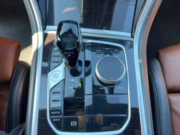 BMW M850 M850i xDrive (foto 19)