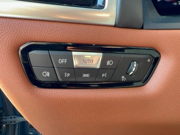 BMW M850 M850i xDrive (foto 20)