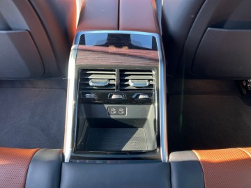 BMW M850 M850i xDrive (foto 32)