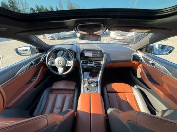 BMW M850 M850i xDrive (foto 34)
