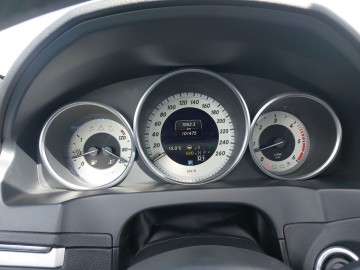 Mercedes-Benz E 350 E 350D kupé (foto 16)