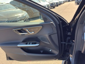 Mercedes-Benz C 220 d 4MATIC kombi (foto 21)