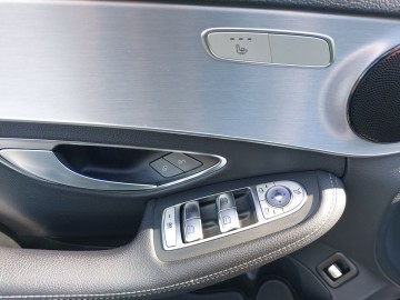 Mercedes-Benz C 300 d 4MATIC T (foto 23)