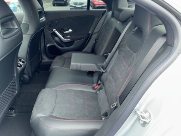 Mercedes-Benz CLA 200 d AMG Style Edition (foto 13)