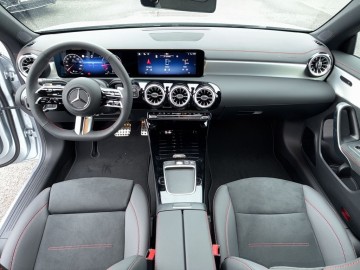 Mercedes-Benz CLA 200 d AMG Style Edition (foto 15)
