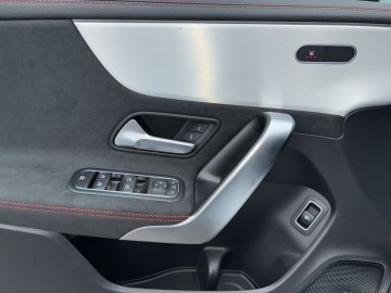 Mercedes-Benz CLA 200 d AMG Style Edition (foto 23)