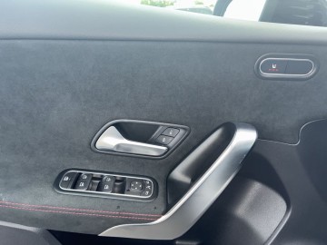 Mercedes-Benz A 180 d paket AMG Premium (foto 23)