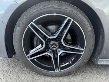 Mercedes-Benz A 180 d paket AMG Premium (foto 25)