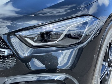 Mercedes-Benz GLA 200 d 4MATIC AMG Style Edition (foto 2)