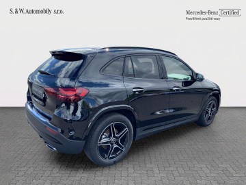 Mercedes-Benz GLA 200 d 4MATIC AMG Style Edition (foto 7)