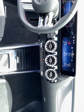 Mercedes-Benz GLA 200 d 4MATIC AMG Style Edition (foto 18)