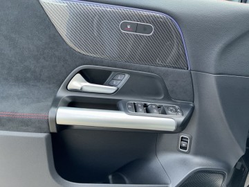 Mercedes-Benz GLA 200 d 4MATIC AMG Style Edition (foto 23)