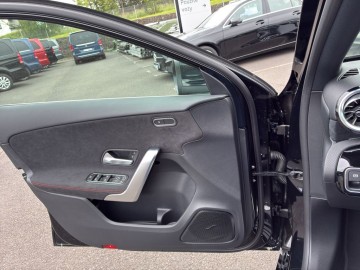 Mercedes-Benz A 200 (foto 21)