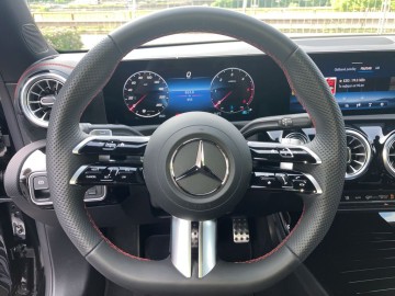 Mercedes-Benz CLA 200d SB (foto 17)