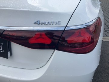 Mercedes-Benz E 220 d 4MATIC (foto 10)