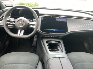 Mercedes-Benz E 220 d 4MATIC (foto 15)