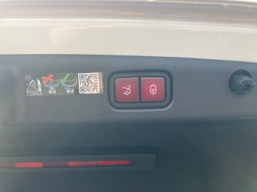 Mercedes-Benz E 220 d 4MATIC (foto 26)
