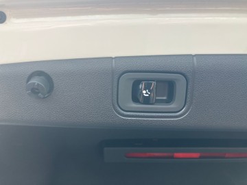Mercedes-Benz E 220 d 4MATIC (foto 27)