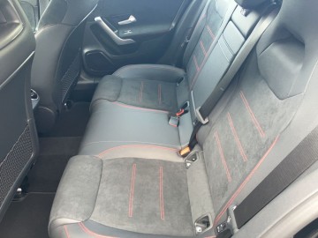 Mercedes-Benz A 200 d AMG Style Edition (foto 13)