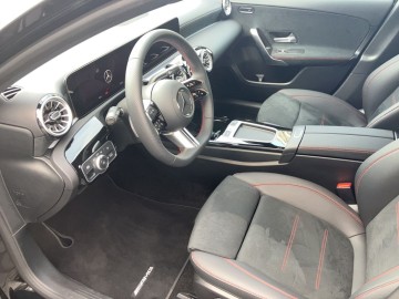 Mercedes-Benz A 200 d AMG Style Edition (foto 14)