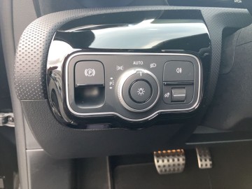 Mercedes-Benz A 200 d AMG Style Edition (foto 20)