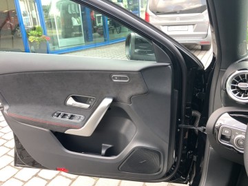 Mercedes-Benz A 200 d AMG Style Edition (foto 21)