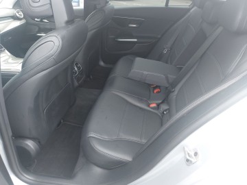 Mercedes-Benz C 200 4MATIC kombi (foto 13)