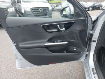 Mercedes-Benz C 200 4MATIC kombi (foto 21)