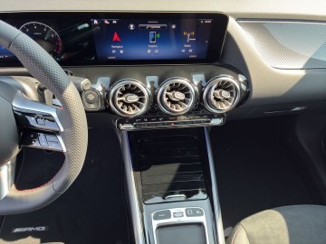 Mercedes-Benz GLA 200 AMG Style Edition (foto 18)