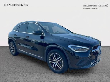 Mercedes-Benz GLA 180 (foto 2)