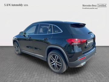 Mercedes-Benz GLA 180 (foto 6)