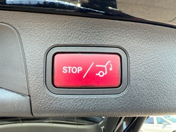 Mercedes-Benz GLA 180 (foto 32)