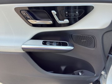Mercedes-Benz GLC 300de 4MATIC (foto 23)