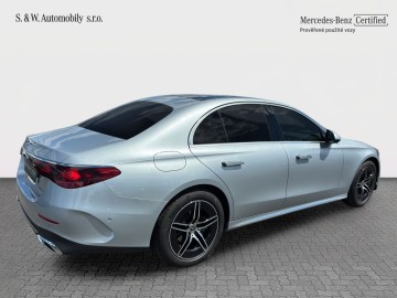 Mercedes-Benz E 220 d 4MATIC (foto 7)