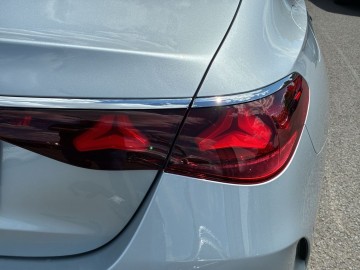 Mercedes-Benz E 220 d 4MATIC (foto 10)
