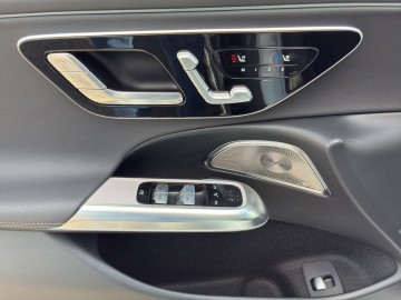 Mercedes-Benz E 220 d 4MATIC (foto 23)