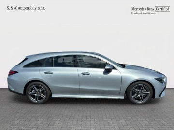 Mercedes-Benz CLA 200 d Shooting Brake AMG Style Edition (foto 4)