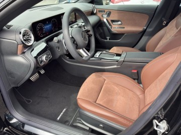 Mercedes-Benz CLA 200 d Shooting Brake AMG Style Edition (foto 14)
