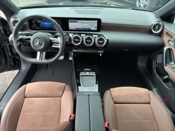 Mercedes-Benz CLA 200 d Shooting Brake AMG Style Edition (foto 15)