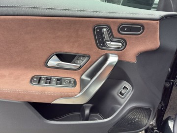 Mercedes-Benz CLA 200 d Shooting Brake AMG Style Edition (foto 23)