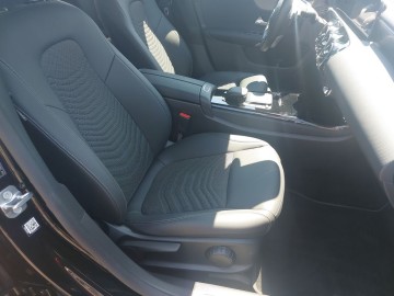 Mercedes-Benz CLA 180 d Shooting Brake (foto 9)