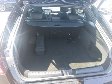 Mercedes-Benz CLA 180 d Shooting Brake (foto 11)