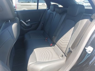 Mercedes-Benz CLA 180 d Shooting Brake (foto 13)