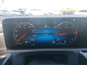 Mercedes-Benz CLA 180 d Shooting Brake (foto 16)