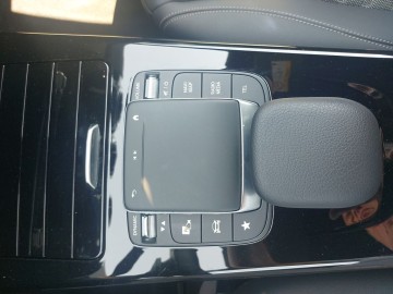 Mercedes-Benz CLA 180 d Shooting Brake (foto 19)