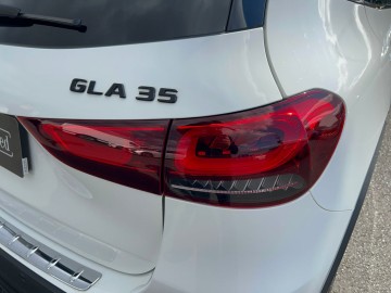 Mercedes-Benz GLA 35 AMG (foto 12)