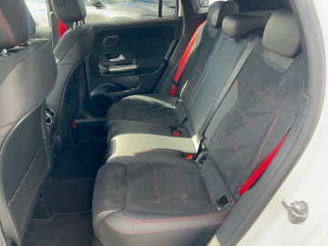 Mercedes-Benz GLA 35 AMG (foto 13)